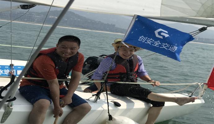 帆船游海