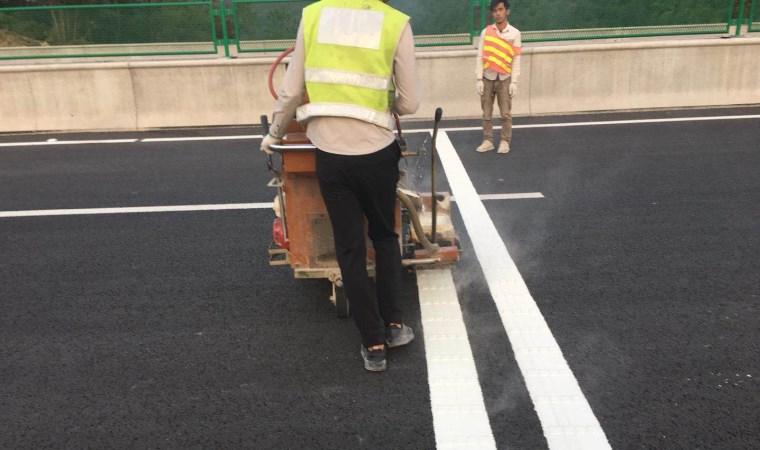 刮涂式道路划线