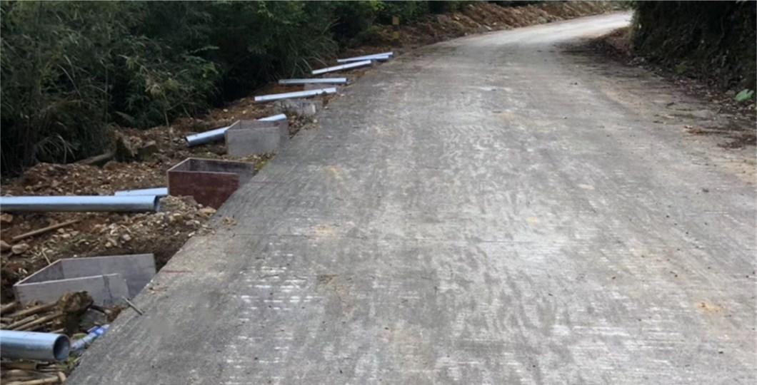 护栏防撞柱地基灌注