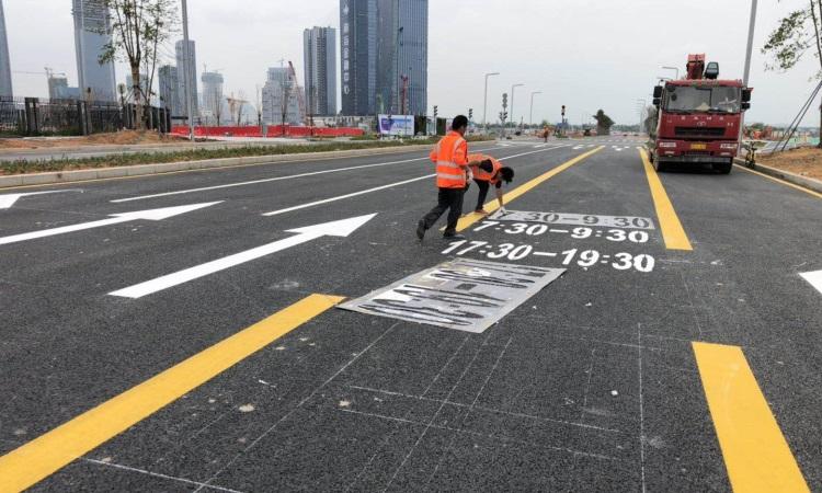 人行道通道划线，城市交通管理中一项重要措施